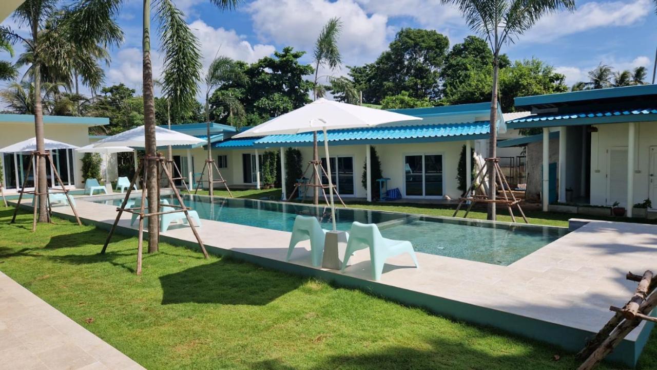 Le Petit Saint Tropez Hotel Khanom Luaran gambar