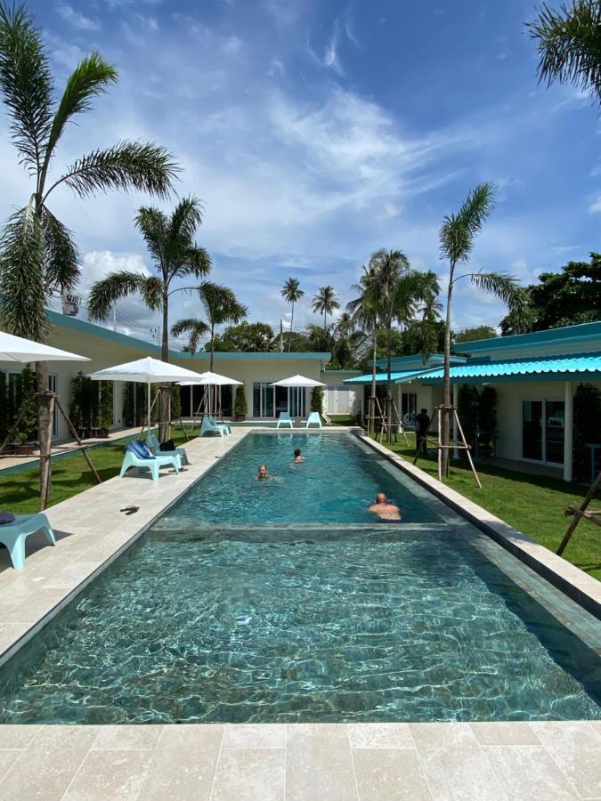 Le Petit Saint Tropez Hotel Khanom Luaran gambar