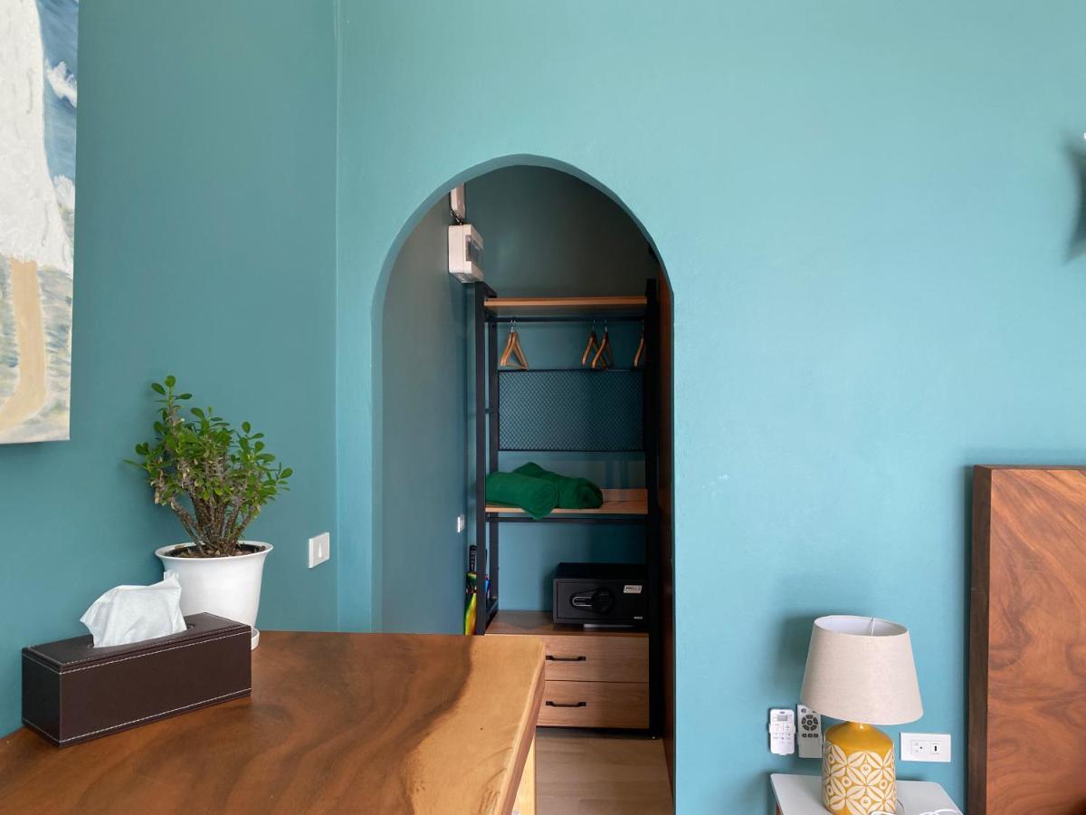 Le Petit Saint Tropez Hotel Khanom Luaran gambar