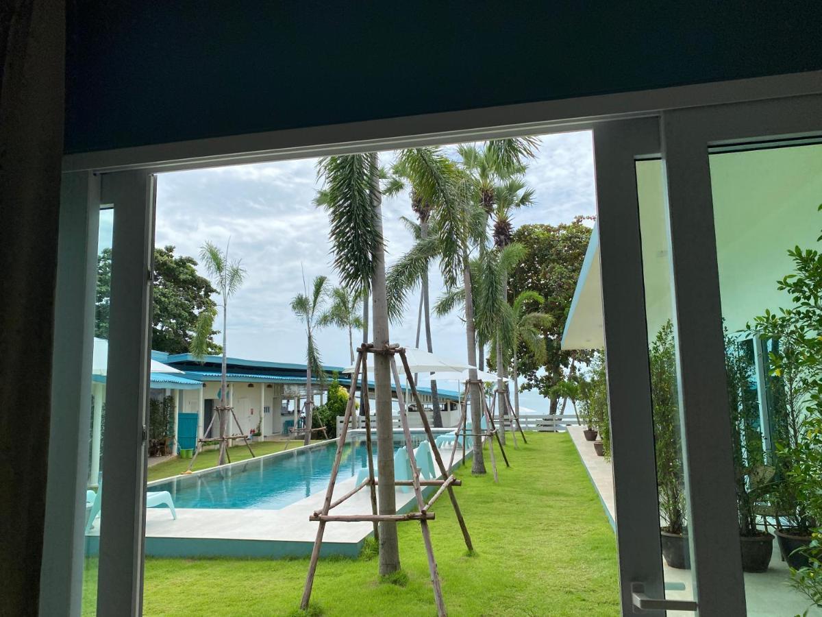 Le Petit Saint Tropez Hotel Khanom Luaran gambar