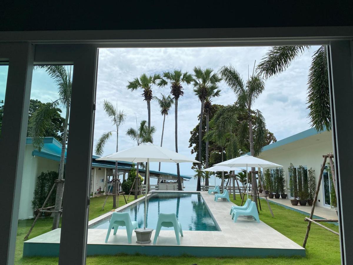 Le Petit Saint Tropez Hotel Khanom Luaran gambar