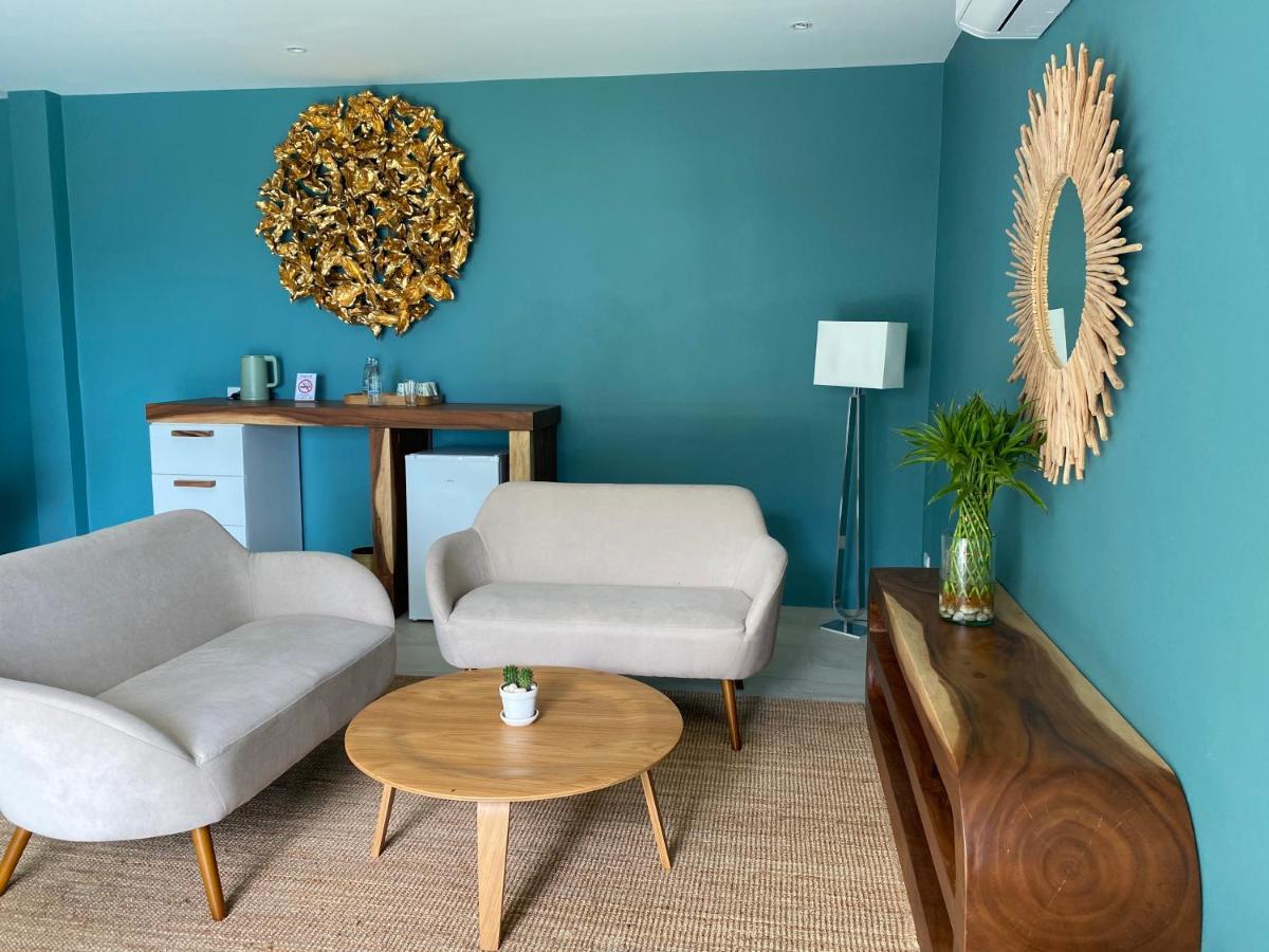 Le Petit Saint Tropez Hotel Khanom Luaran gambar