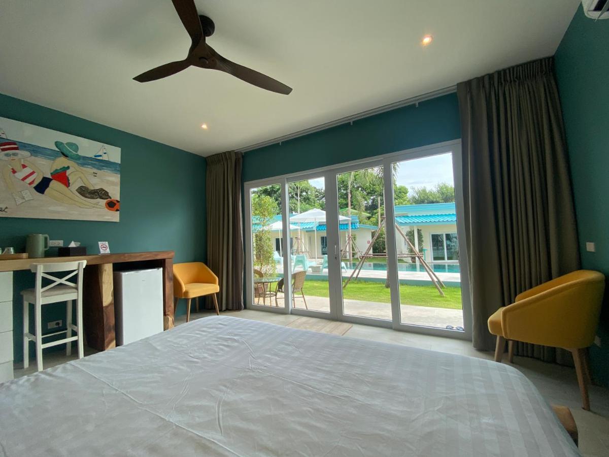 Le Petit Saint Tropez Hotel Khanom Luaran gambar