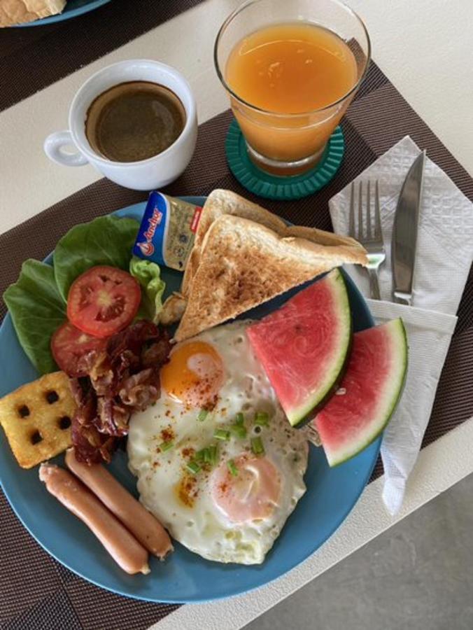 Le Petit Saint Tropez Hotel Khanom Luaran gambar