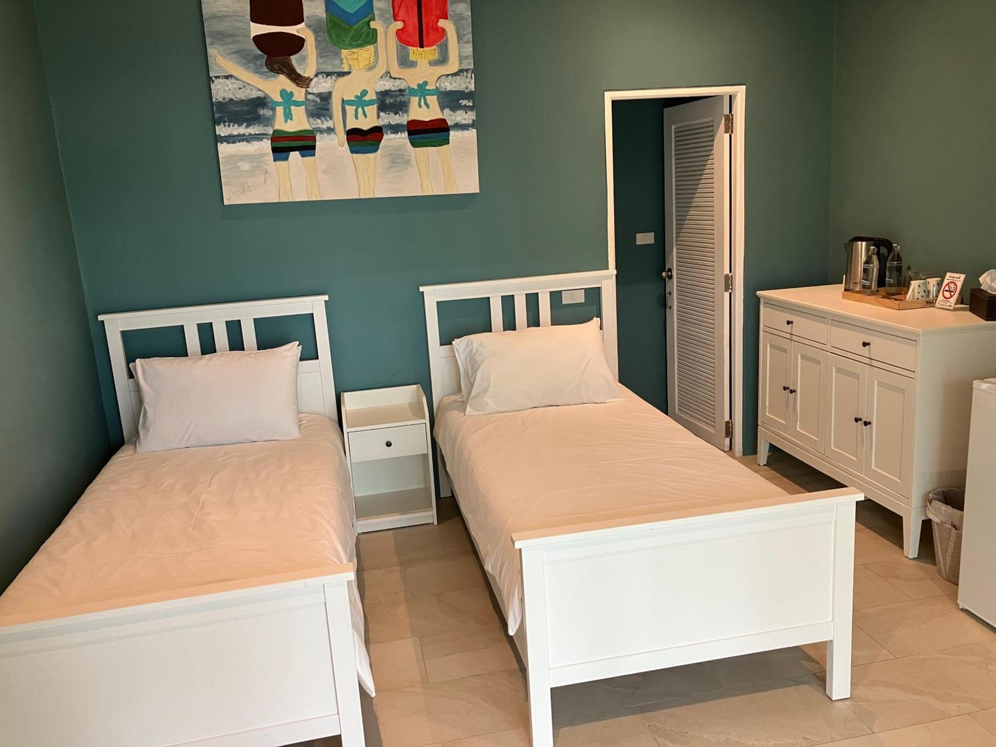 Le Petit Saint Tropez Hotel Khanom Luaran gambar