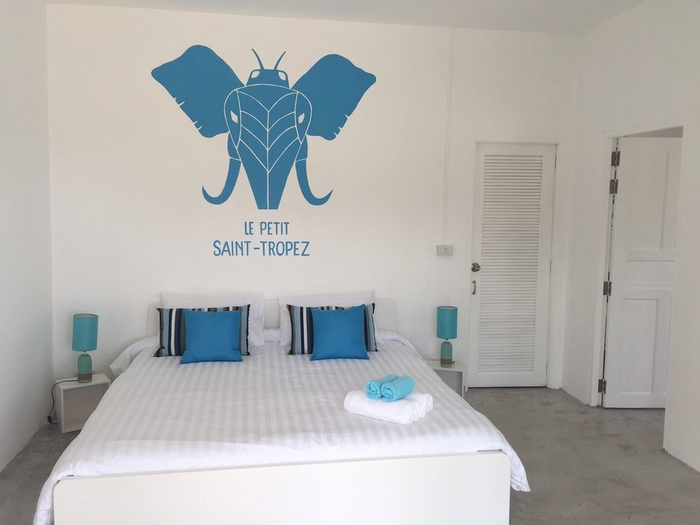 Le Petit Saint Tropez Hotel Khanom Luaran gambar